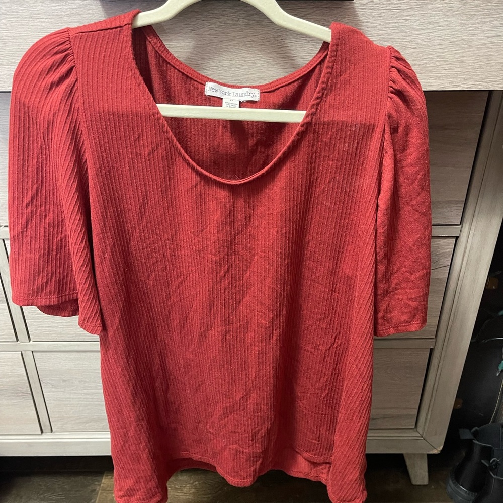 Short sleeve flowy shirt